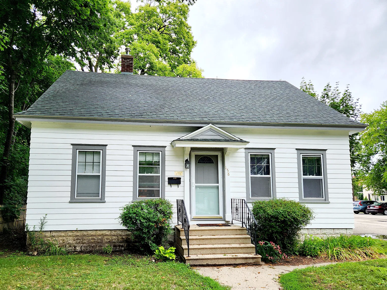 5 bed, 1272 sqft, $2,050 — Photo 1