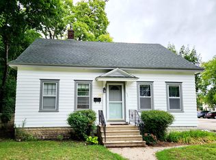 158 W 7th St, Winona, MN 55987