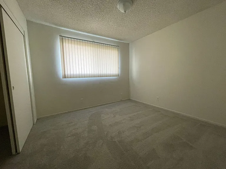 1010 S Atlantic Blvd — Photo 8