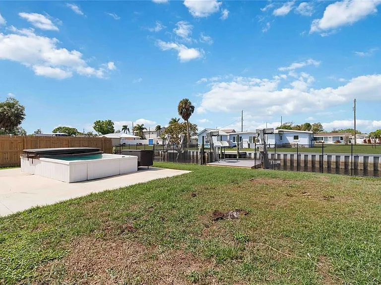 607 Manatee Ave — Photo 27