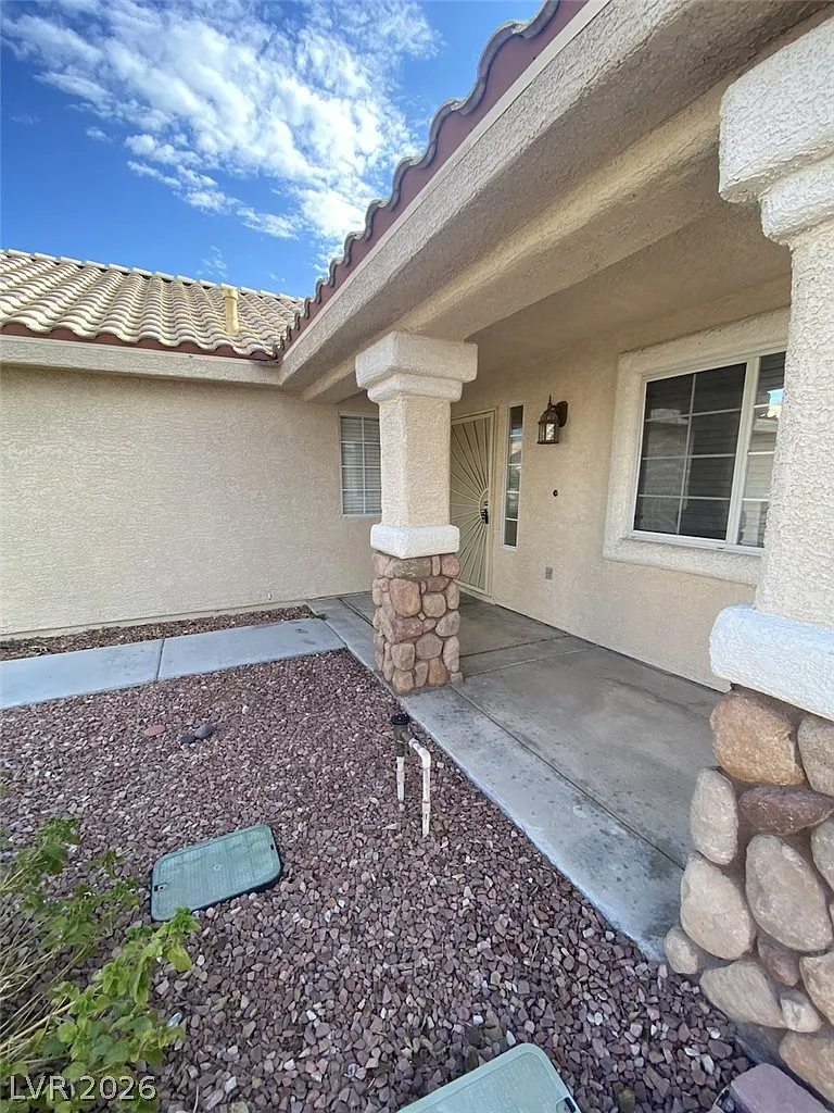 3 bed, 2.0 bath, 1422 sqft, $1,895 — Photo 4