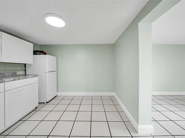 875 E 29th St — Photo 24
