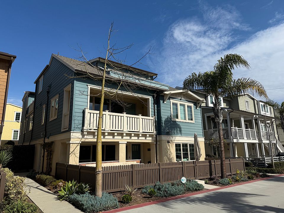 1st image of 822 Santa Barbara Pl