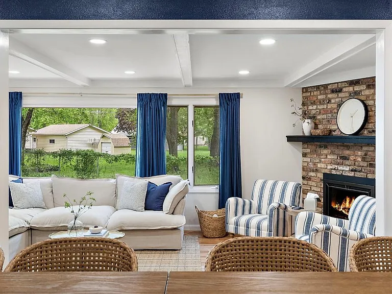 1424 Vista Ln — Photo 8