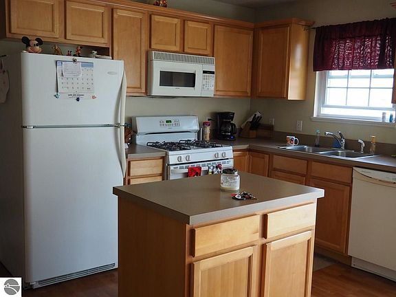 3rd image of 8445 Bent Pine Dr