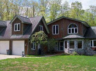 1675 Abbey Rd, Petoskey, MI 49770