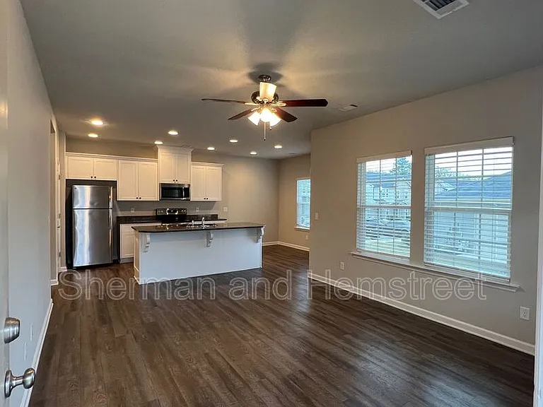 730 Tarvin Cir #730 — Photo 2