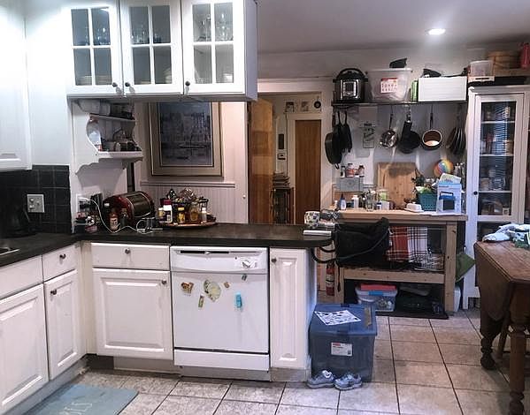 1st image of 9 Carlton St #1