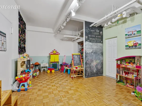 270 Jay Street image 11 of 13