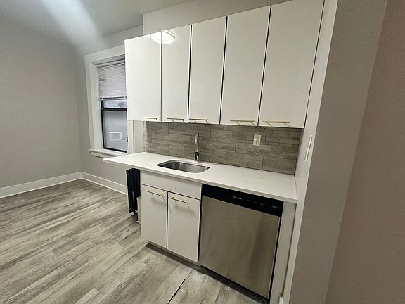 3rd image of 417 54th St #4B