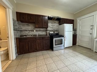 142 W 28th St FLOOR 2, Bayonne, NJ 07002