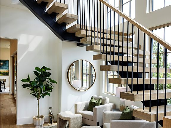 3rd image of 1801 Cannes Cir