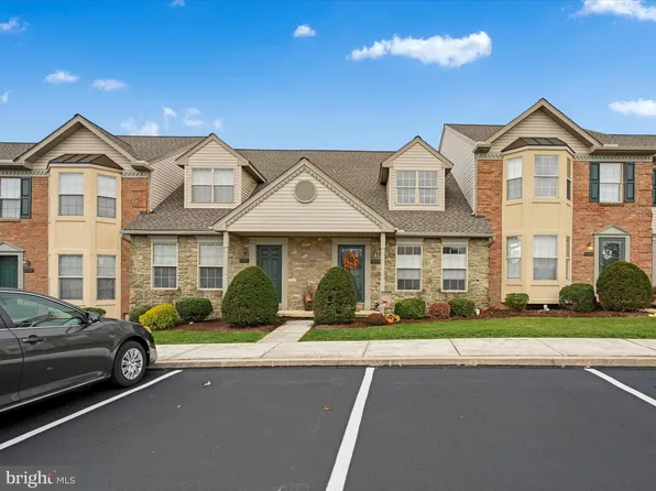 1240 Cobblestone Ln, Lancaster, PA 17601