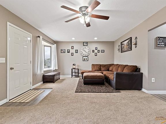 3rd image of 2613 Willow Ave