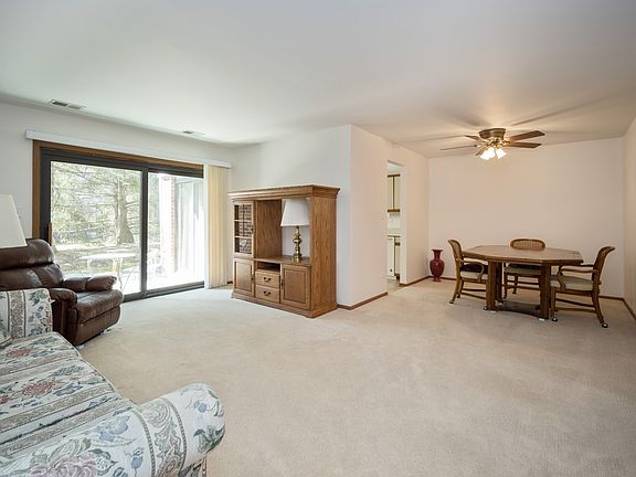 2nd image of 4105 N Pheasant Trail Ct Unit 3
