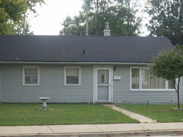 1st image of 130 W Sauk Trl S