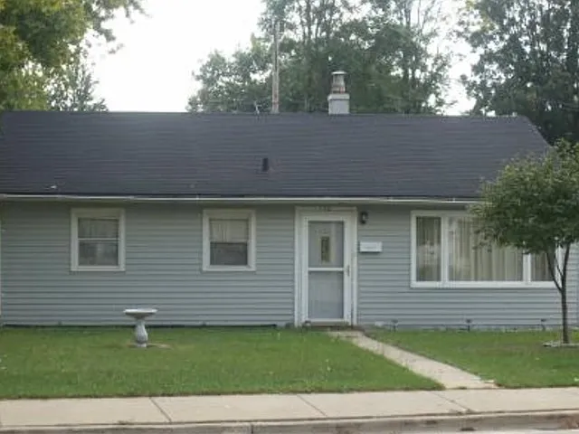 130 W Sauk Trl S photo 1