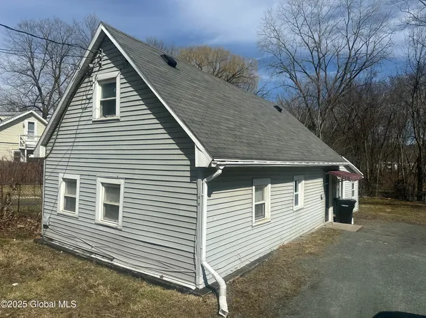 1014 2nd Avenue, Troy, NY 12182