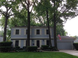 6333 Stafford Dr, North Olmsted, OH 44070