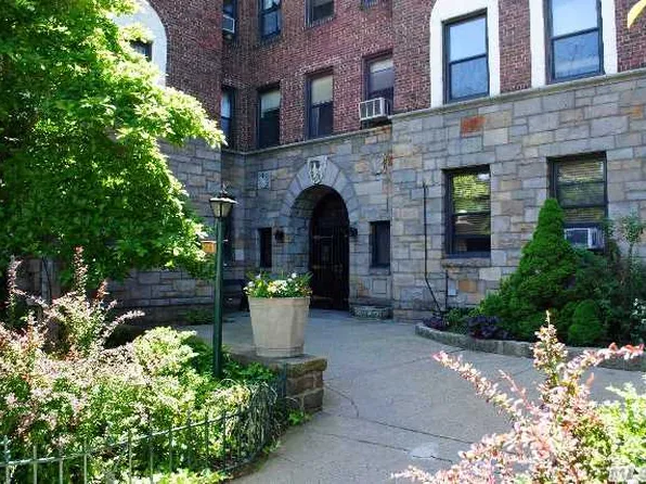 77-20 Austin Street image 11 of 11