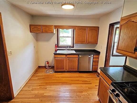 4th image of 818 Georges Creek Dr