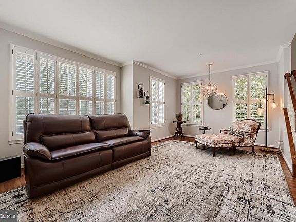 5th image of 218 Wintergull Ln