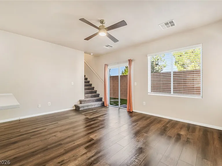 10471 Masons Creek St — Photo 11