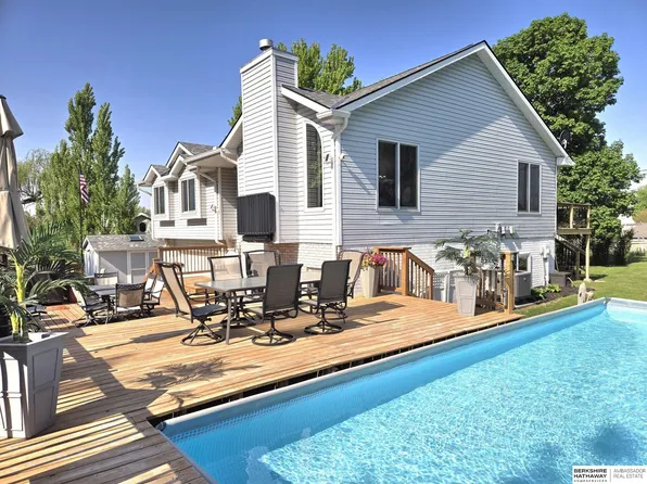 1002 Oak Ct, Plattsmouth, NE 68048