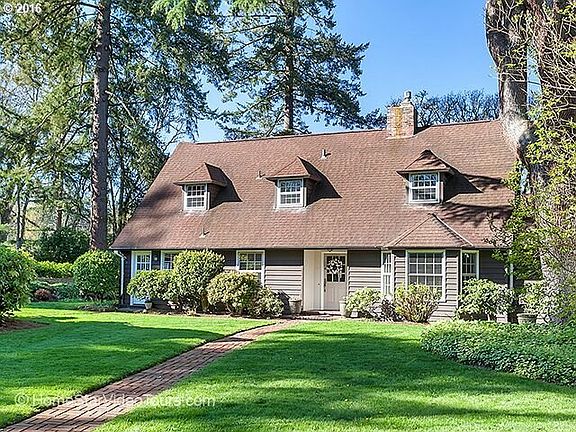 3rd image of 2531 SE Vineyard Way