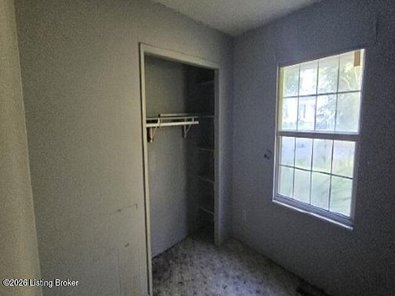 4th image of 6021 Greenvale Ln