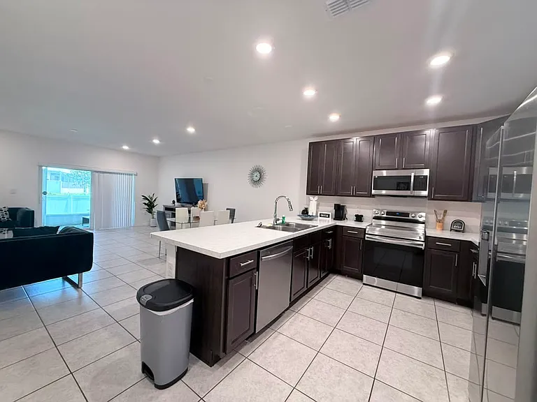 4875 Coral Castle Dr — Photo 4