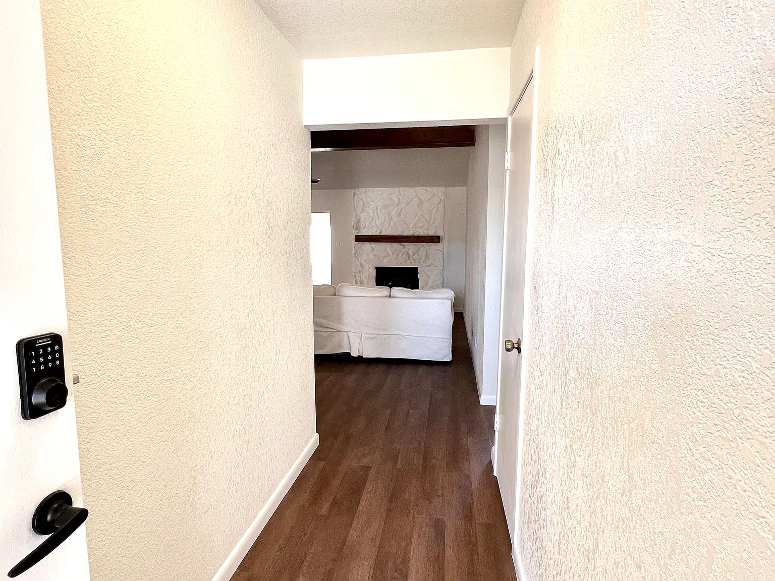 3 bed, 1652 sqft, $2,600 — Photo 2