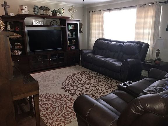 3rd image of 4607 Graceland Dr