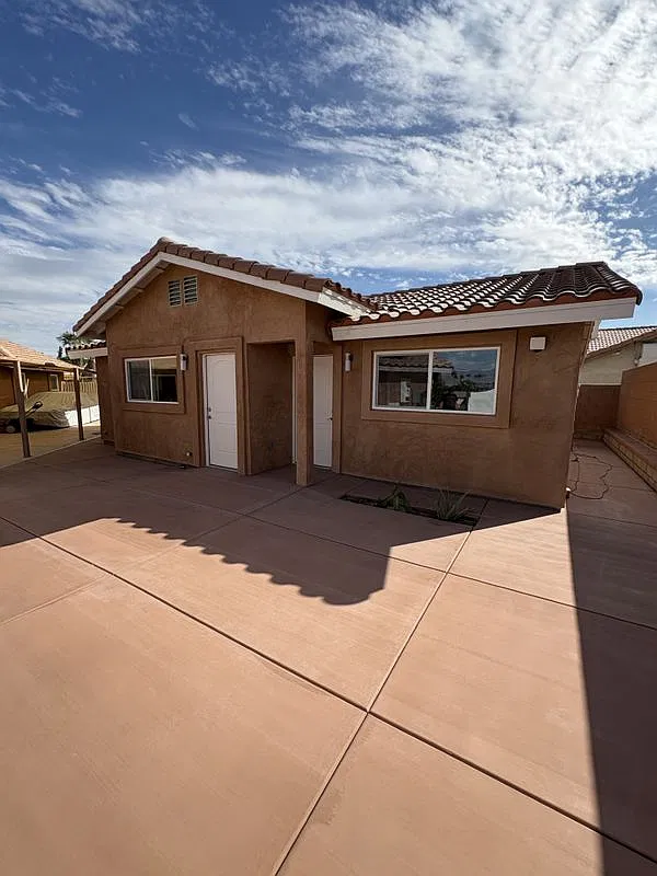 2 bed, 2.0 bath, 1000 sqft, $2,950 — Photo 1