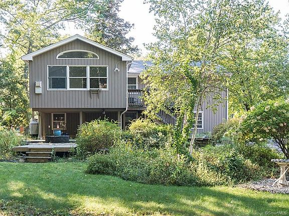 4th image of 6 Martin Dr