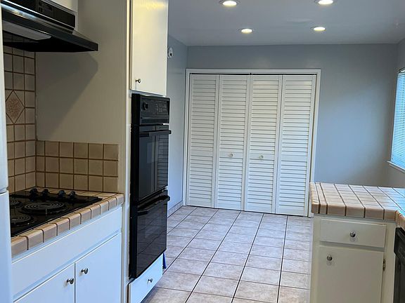 2nd image of 164 S Bernardo Ave