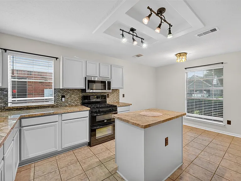 3022 Silver Spur Dr — Photo 8