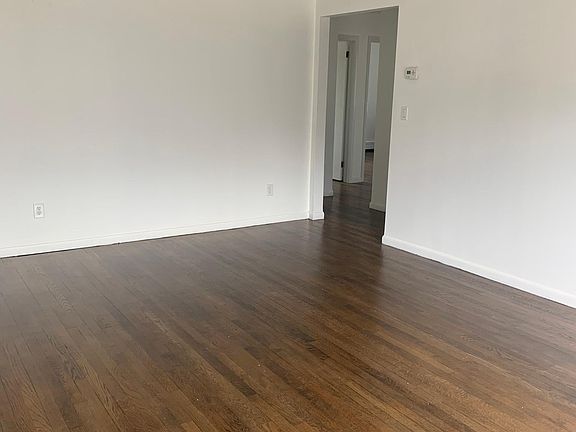 4th image of 228 Jessamine Ave