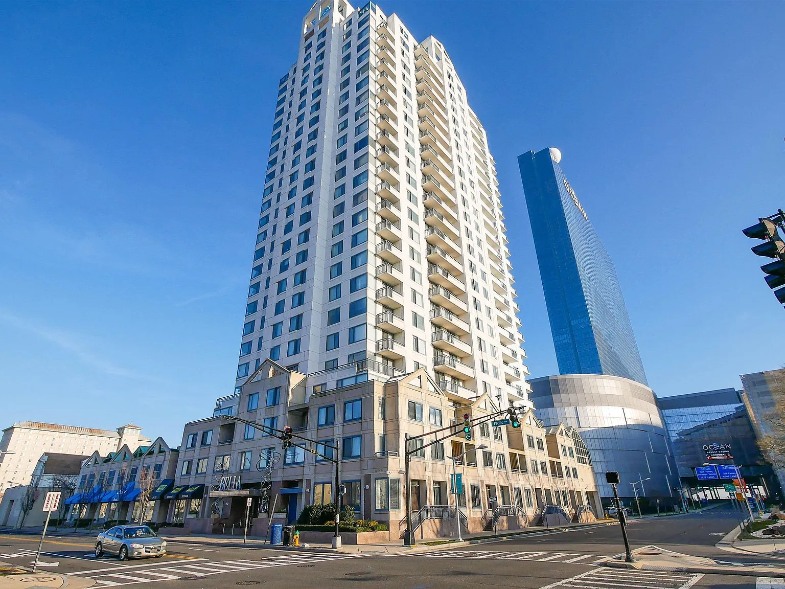 2 bed, 2.0 bath, $2,600 — Photo 3