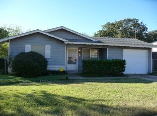 7248 Van Natta Ln, Fort Worth, TX 76112