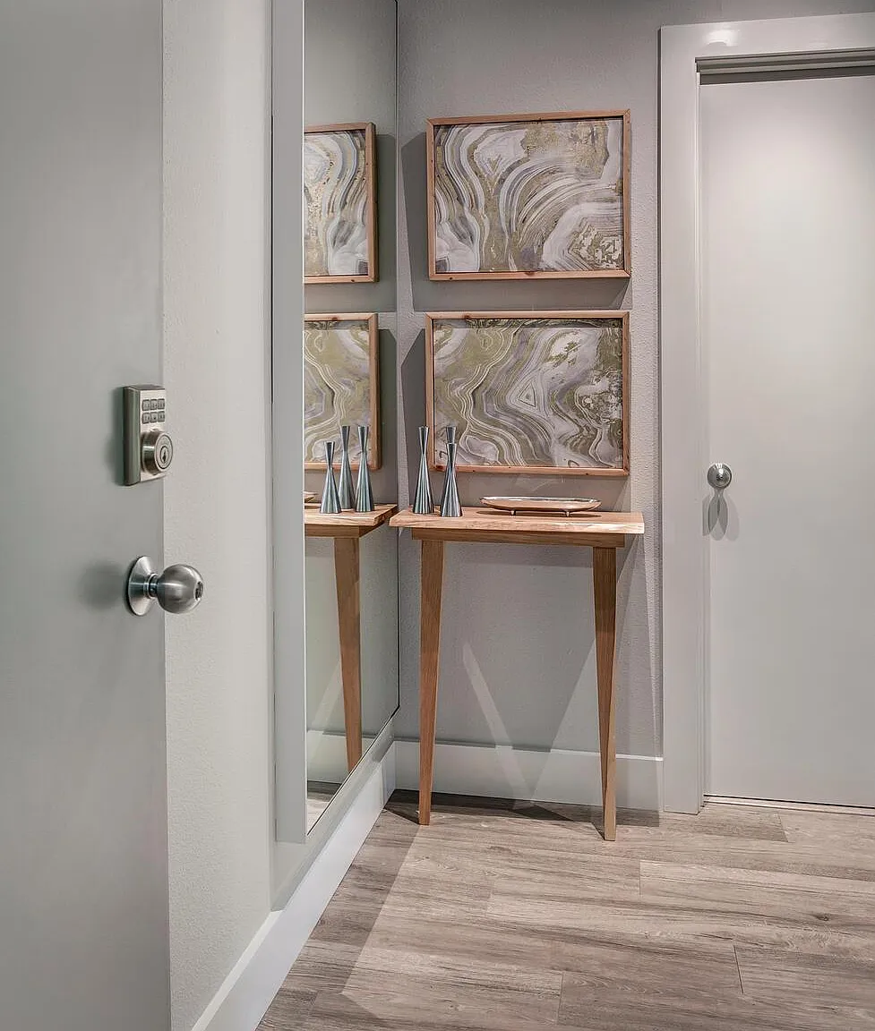 1 bed, 485 sqft, $2,100 — Photo 2