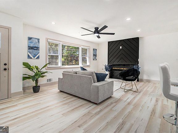 4th image of 2508 Fontaine Cir
