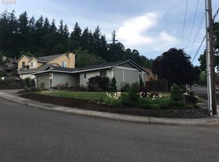 11251 SE Cranberry Loop, Clackamas, OR 97015