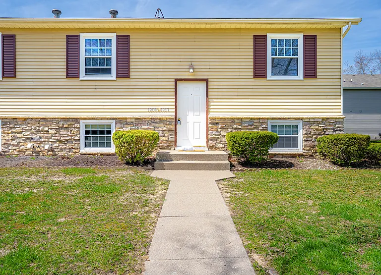 1805 Monticello Park Dr #1805 — Photo 1