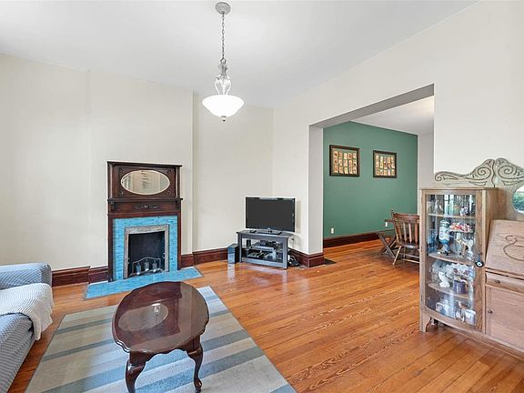 4th image of 3005 Shenandoah Ave