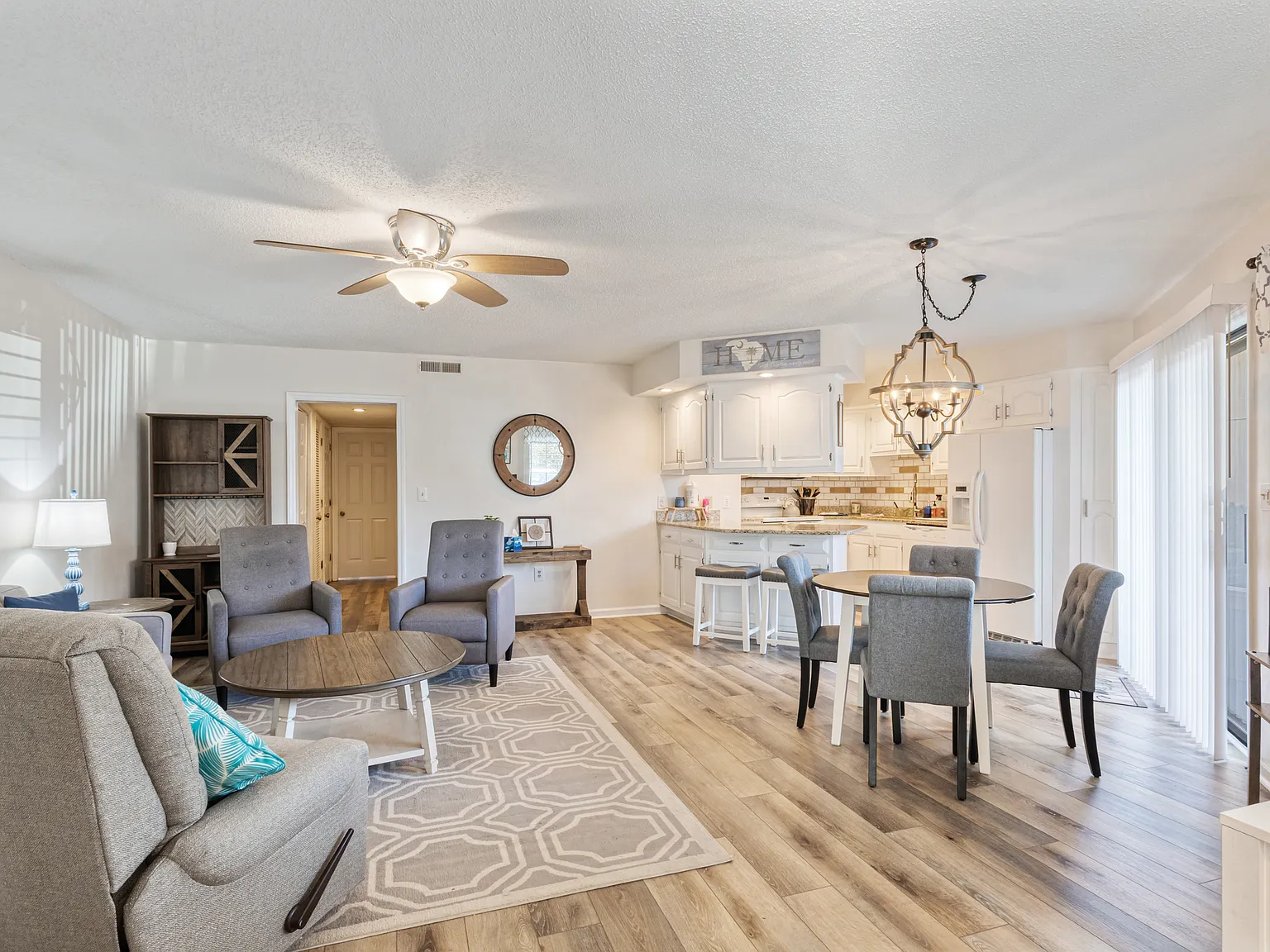 2 bed, 1325 sqft, $1,700 — Photo 3