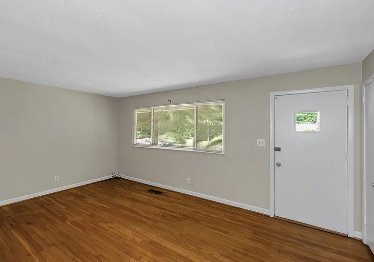 2080 Dundee Dr SE — Photo 6