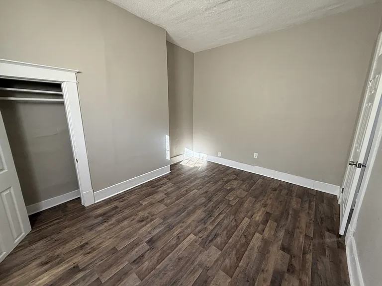 741 E Trigg Ave — Photo 7