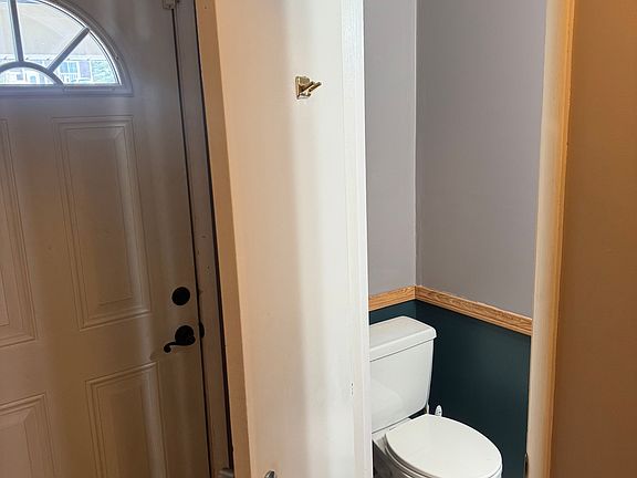 3rd image of 206 Parkwood Dr