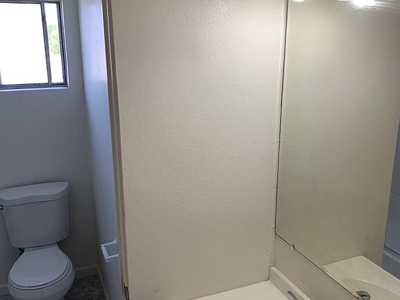 5th image of 911 Ventura Ave #8